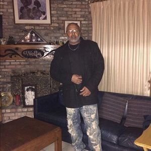 Meet your Posher, Raymond